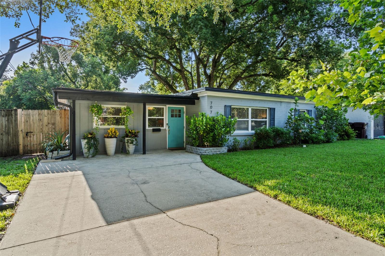 Image 3 of 27 For 707 Hampton Avenue