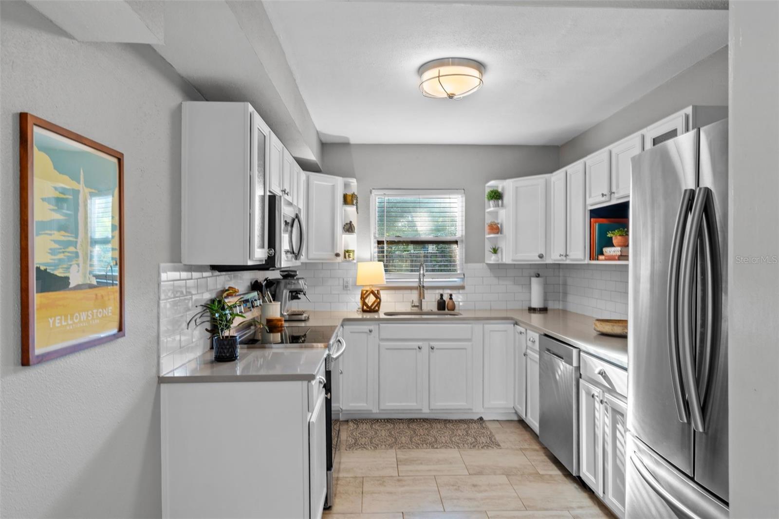 Image 7 of 27 For 707 Hampton Avenue