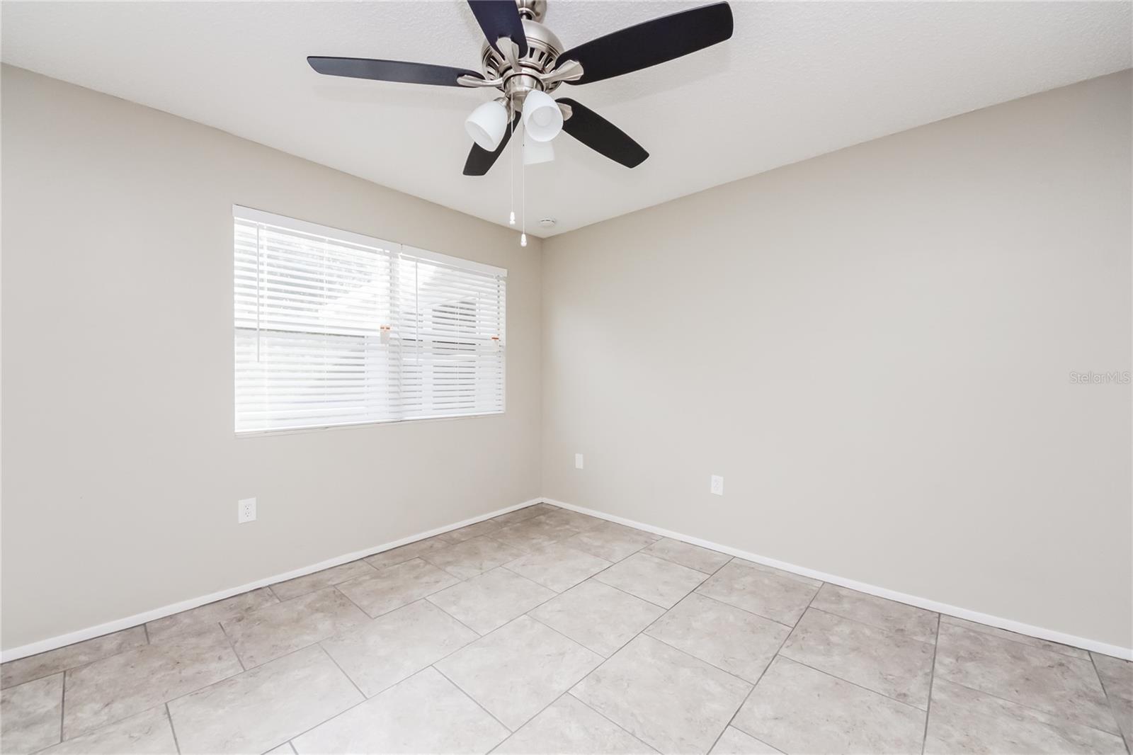 Image 12 of 16 For 1506 Kaylor Court Ne