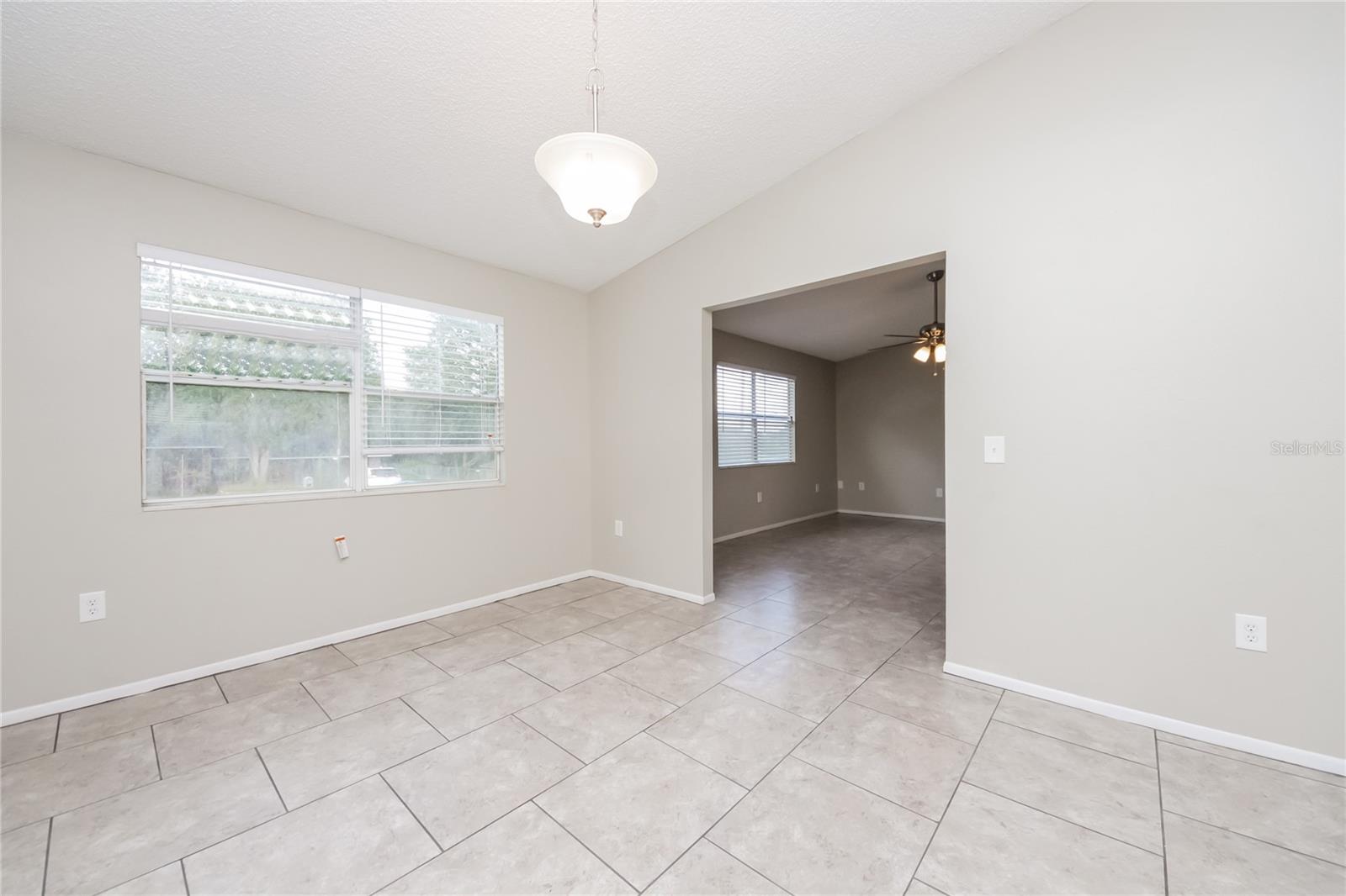 Image 4 of 16 For 1506 Kaylor Court Ne