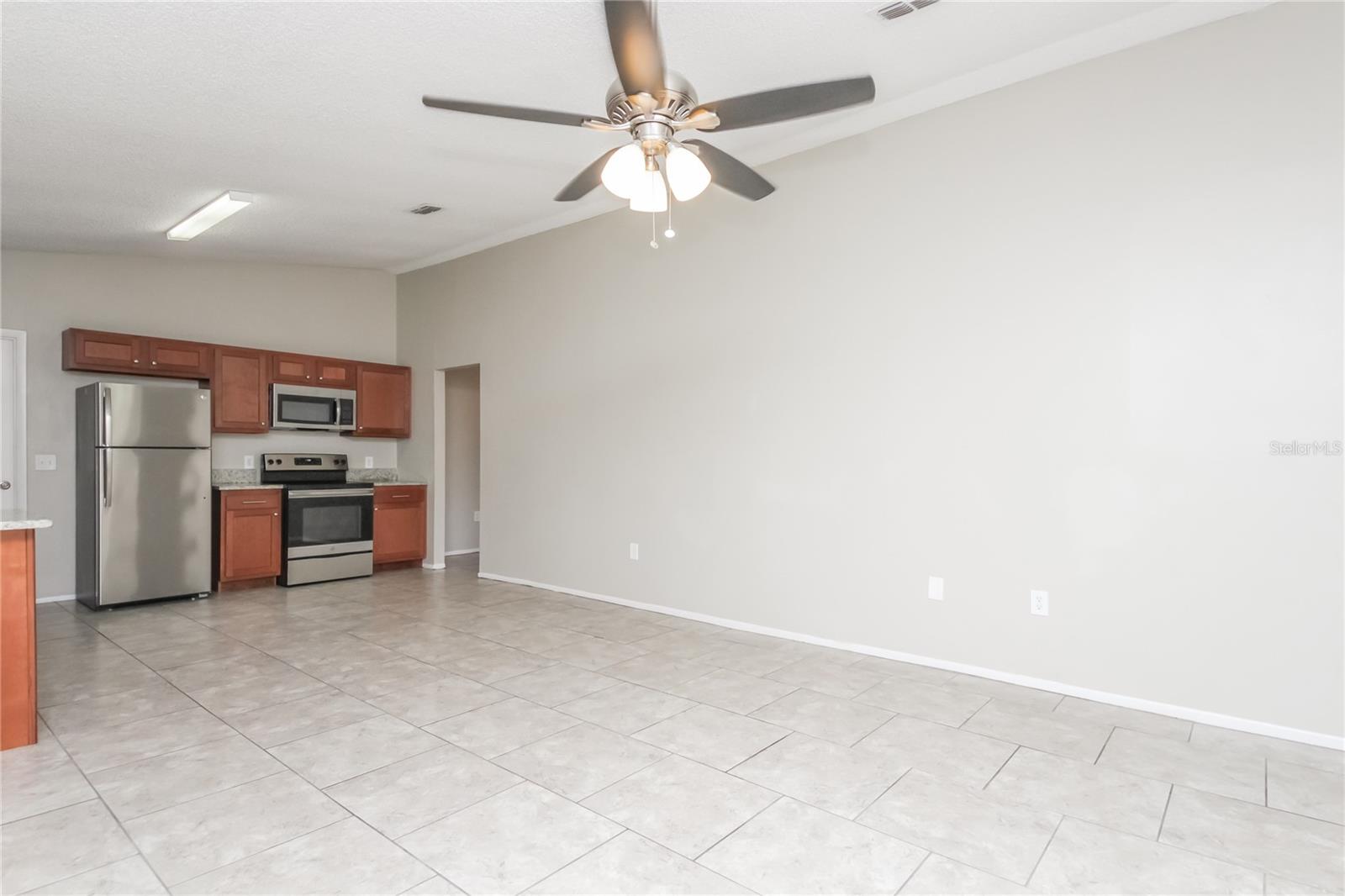 Image 7 of 16 For 1506 Kaylor Court Ne