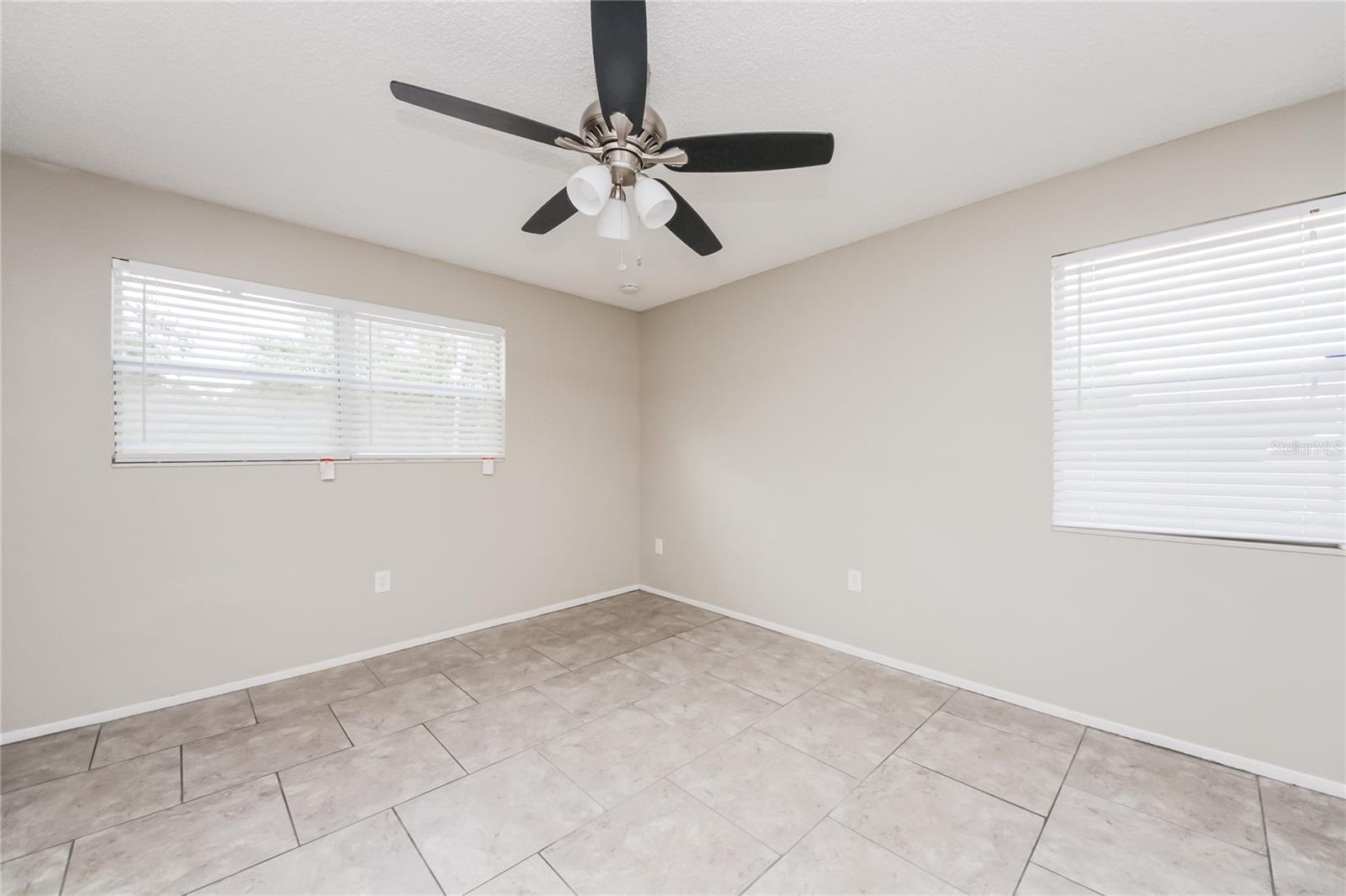 Image 9 of 16 For 1506 Kaylor Court Ne