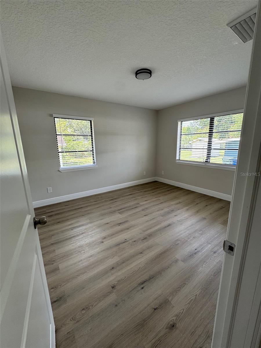 Image 17 of 62 For 306 Crevasse Street