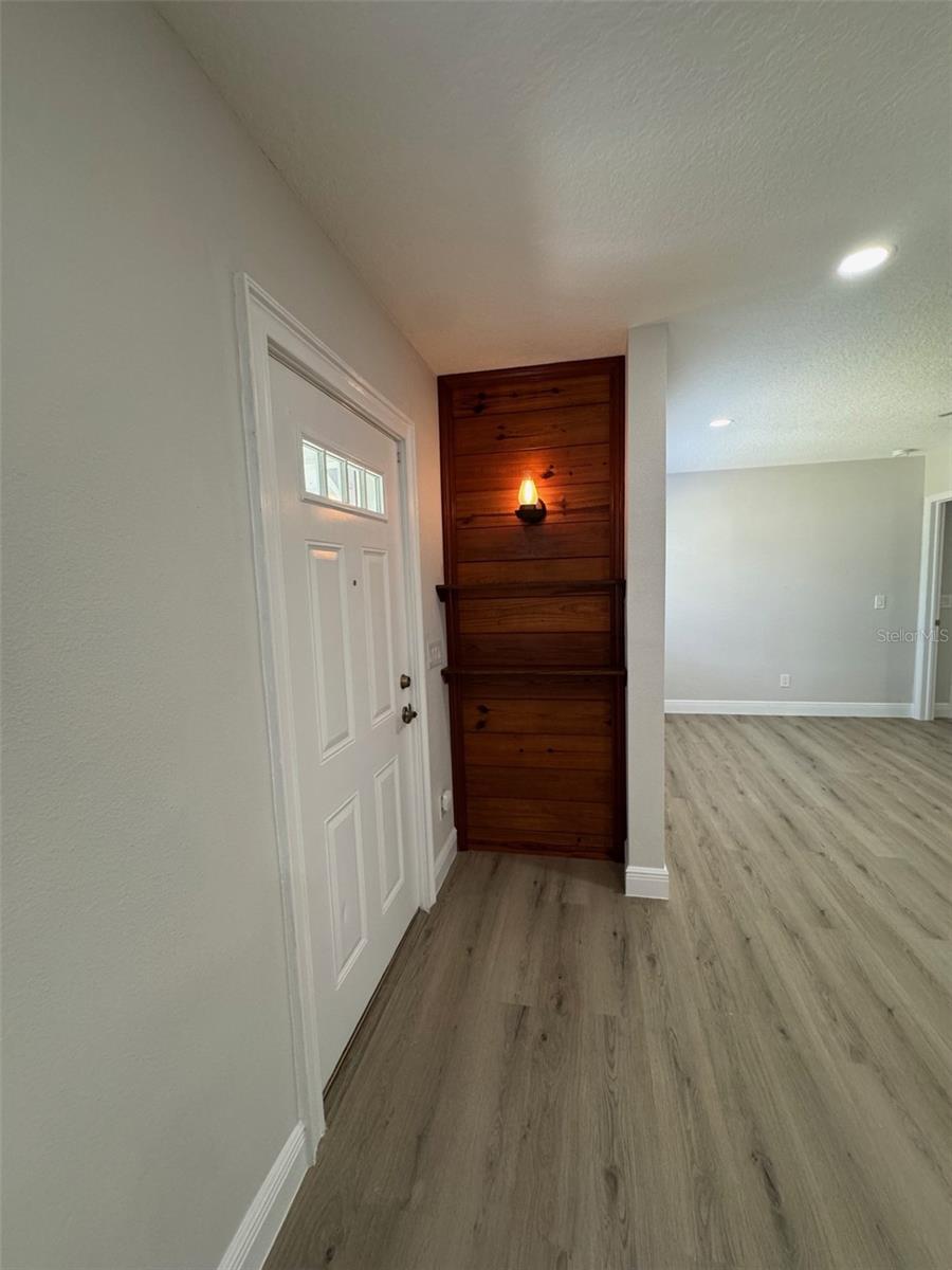 Image 37 of 62 For 306 Crevasse Street