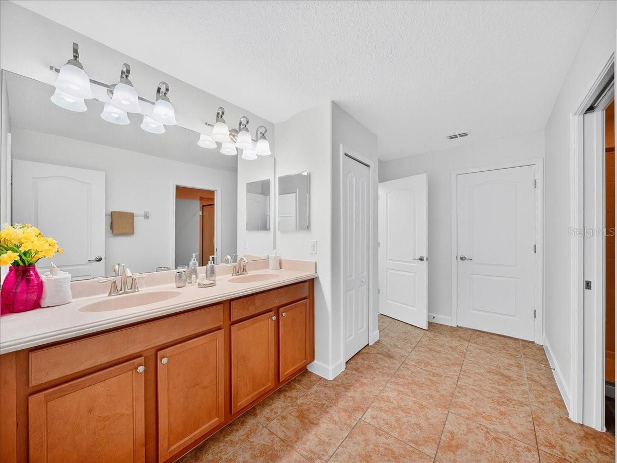 Image 33 of 55 For 1430 Moon Valley Drive