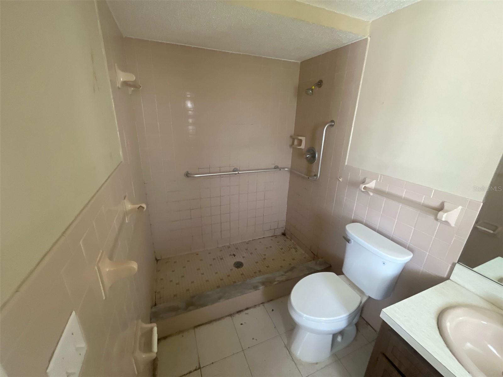Listing photo id 8 for 6646 Albemarle Parkway