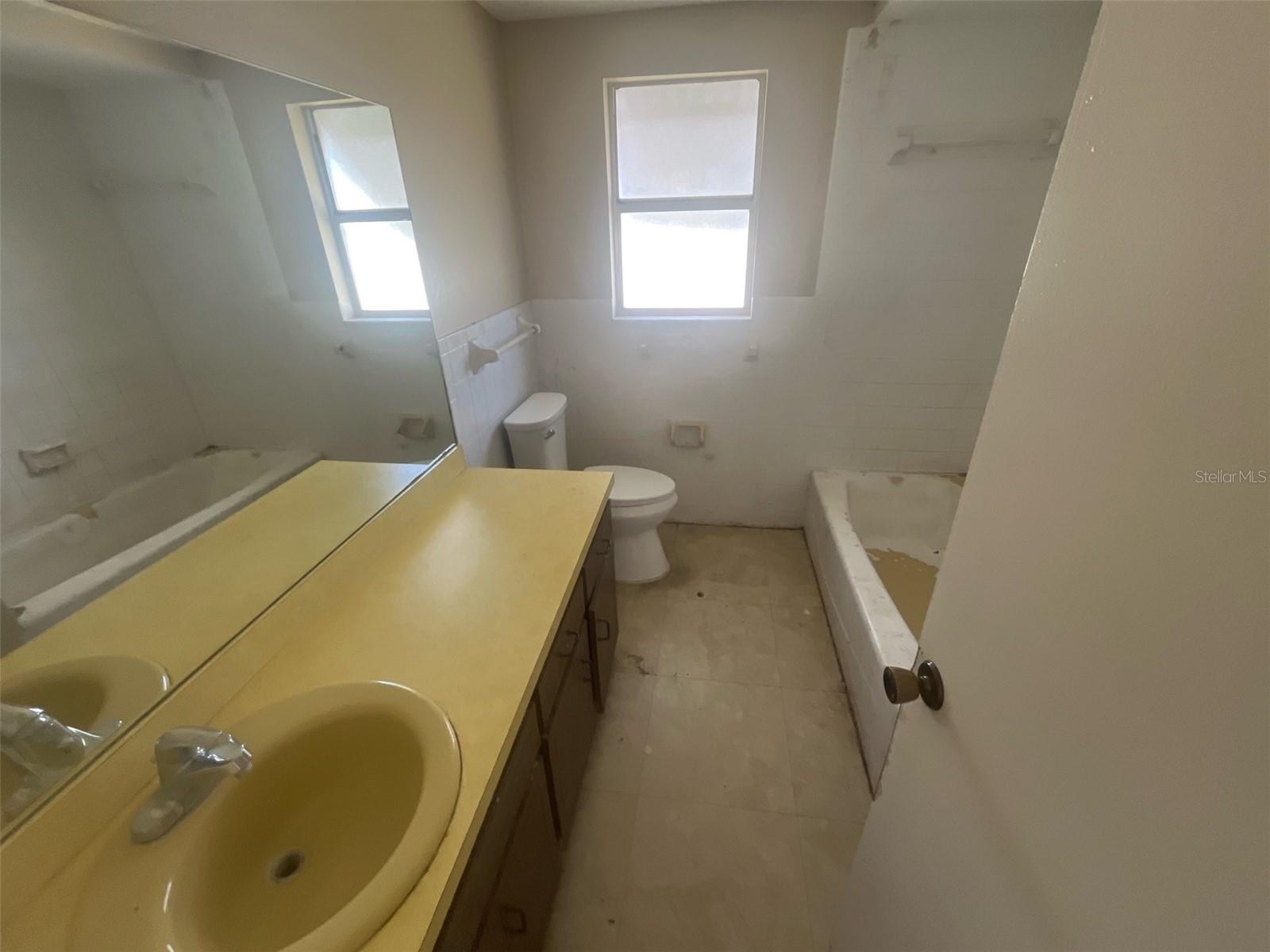Listing photo id 4 for 6646 Albemarle Parkway
