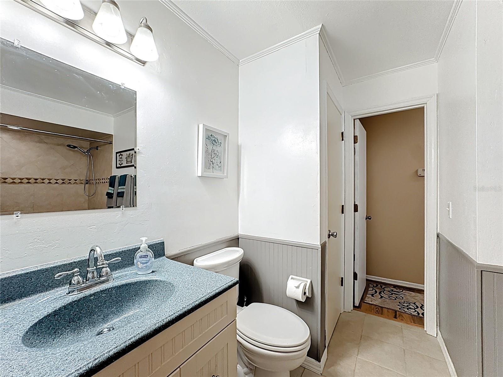 Image 11 of 19 For 5552 Fairfax Street