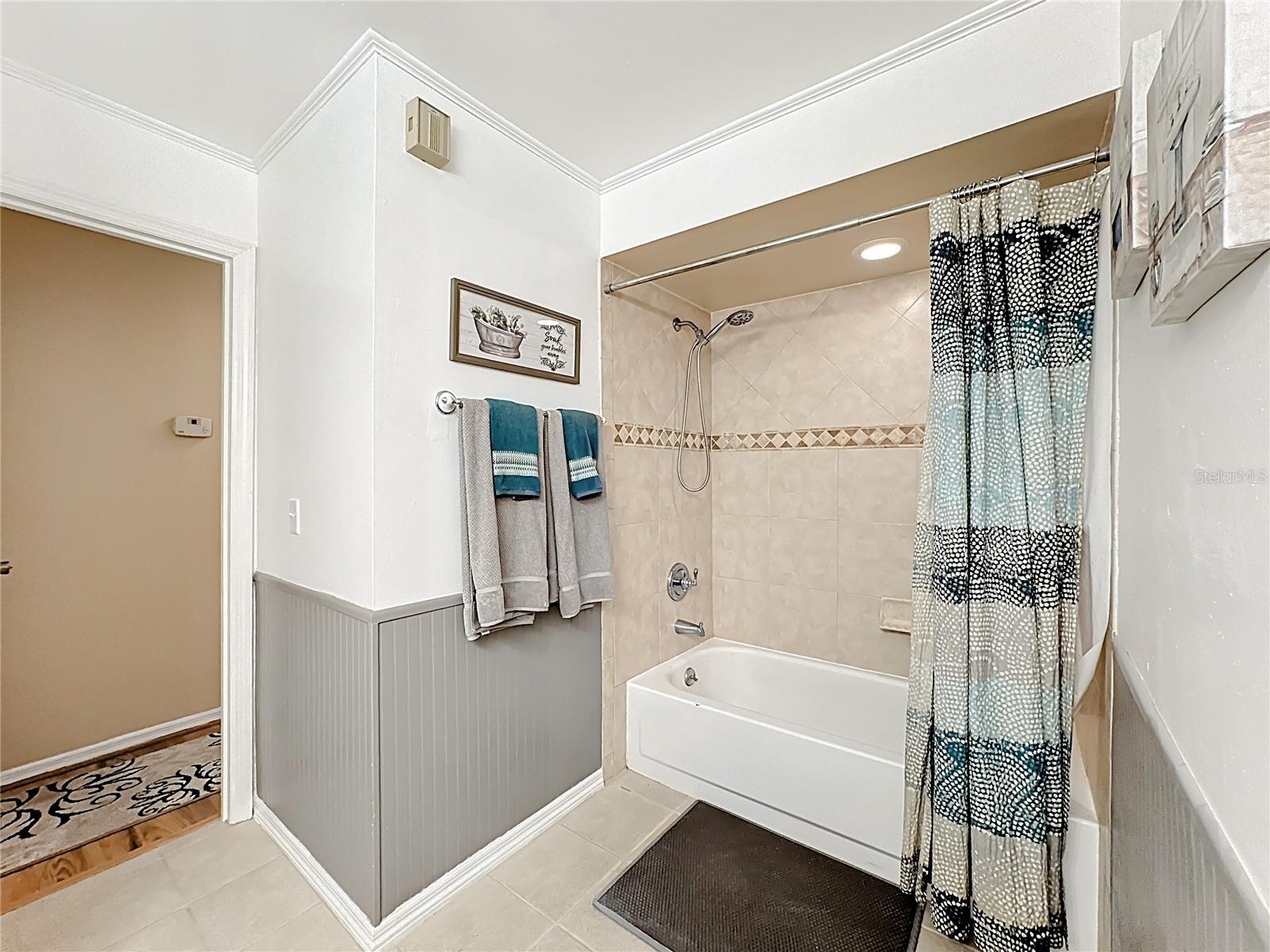 Image 13 of 19 For 5552 Fairfax Street
