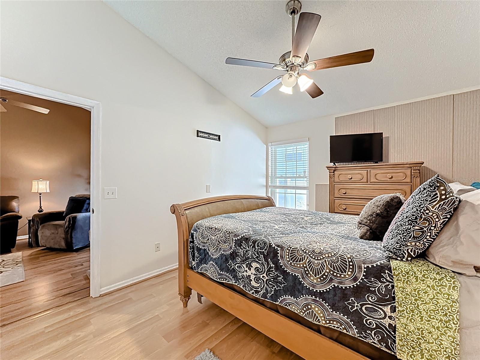 Image 14 of 19 For 5552 Fairfax Street