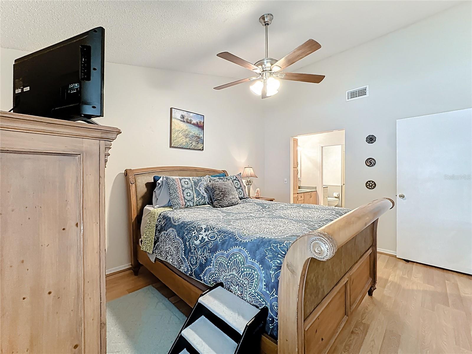 Image 15 of 19 For 5552 Fairfax Street