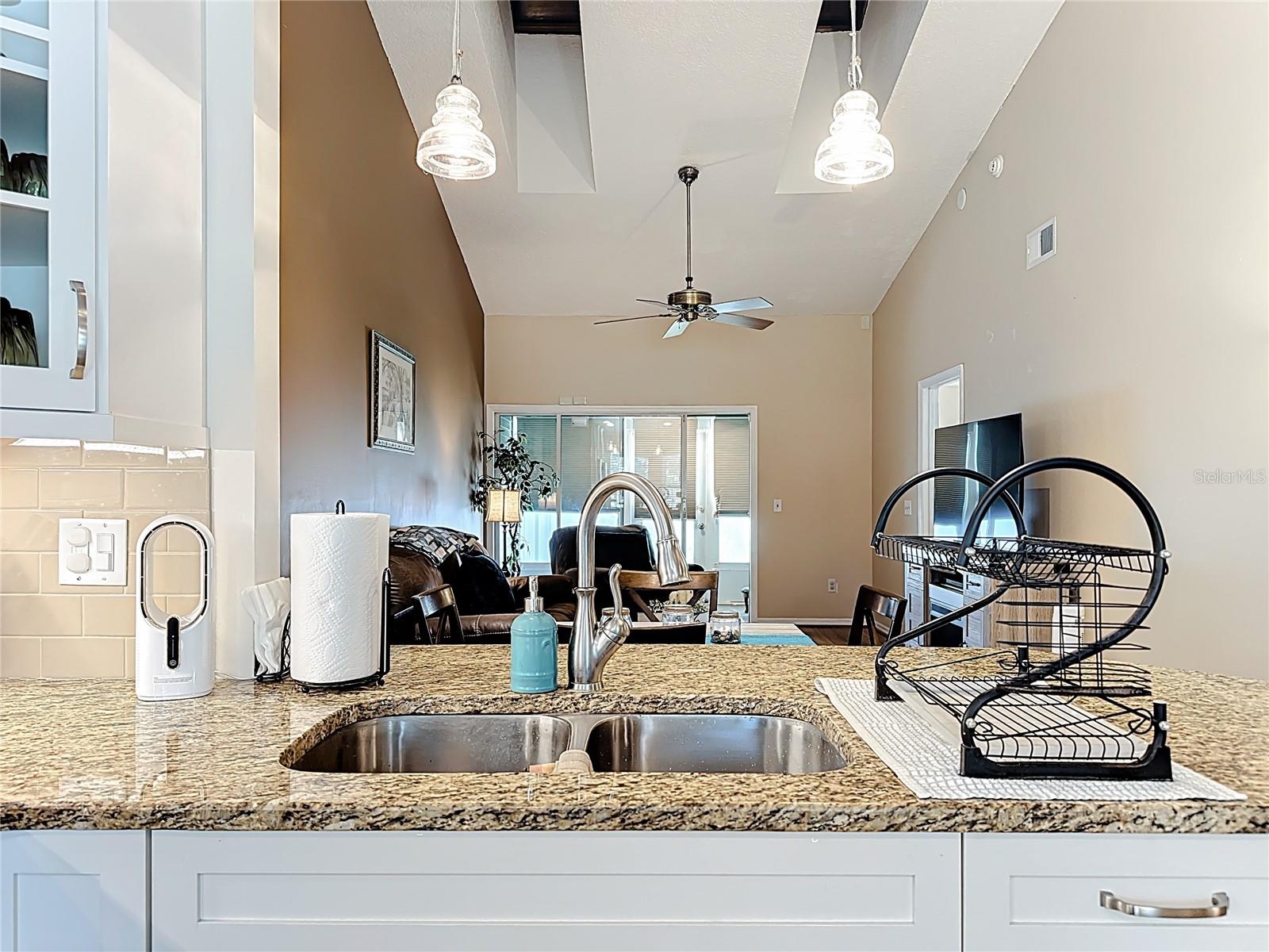 Image 4 of 19 For 5552 Fairfax Street