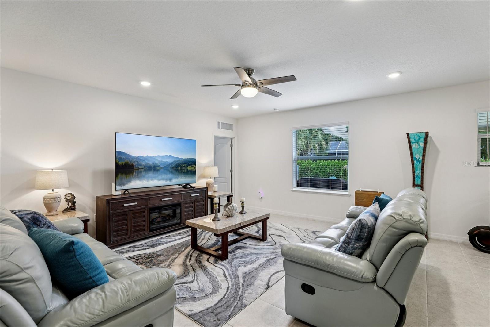 Image 14 of 49 For 1186 Coverbrook Lane
