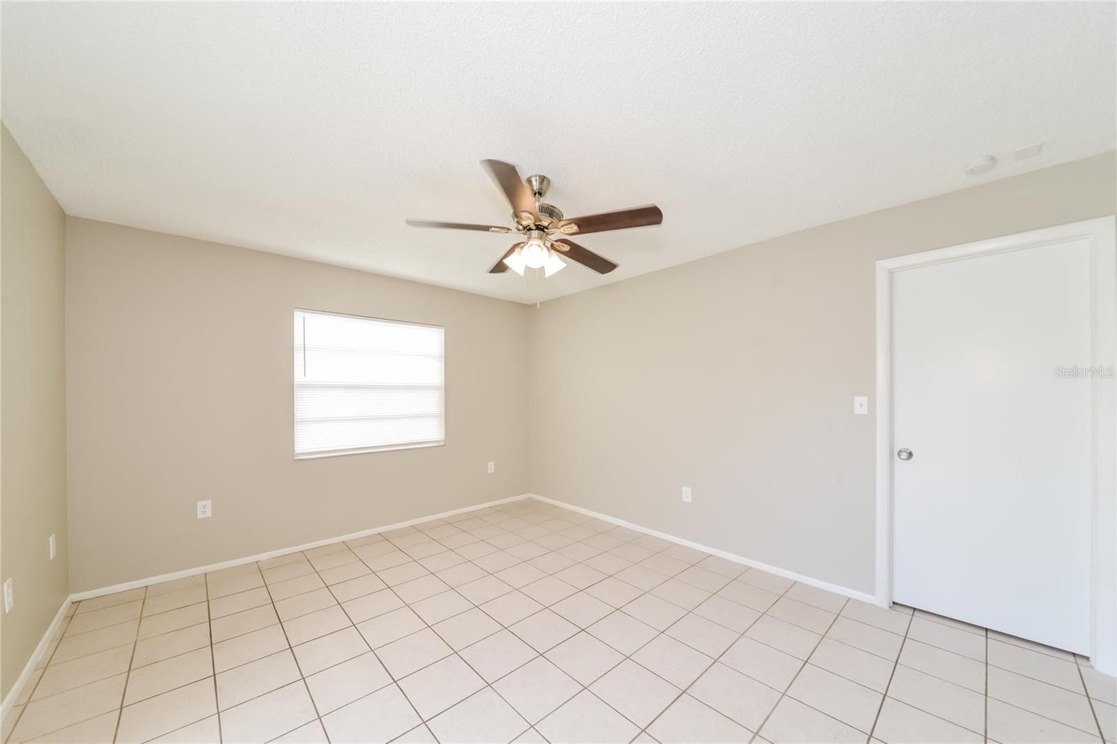 Image 3 of 16 For 3299 Lalani Boulevard