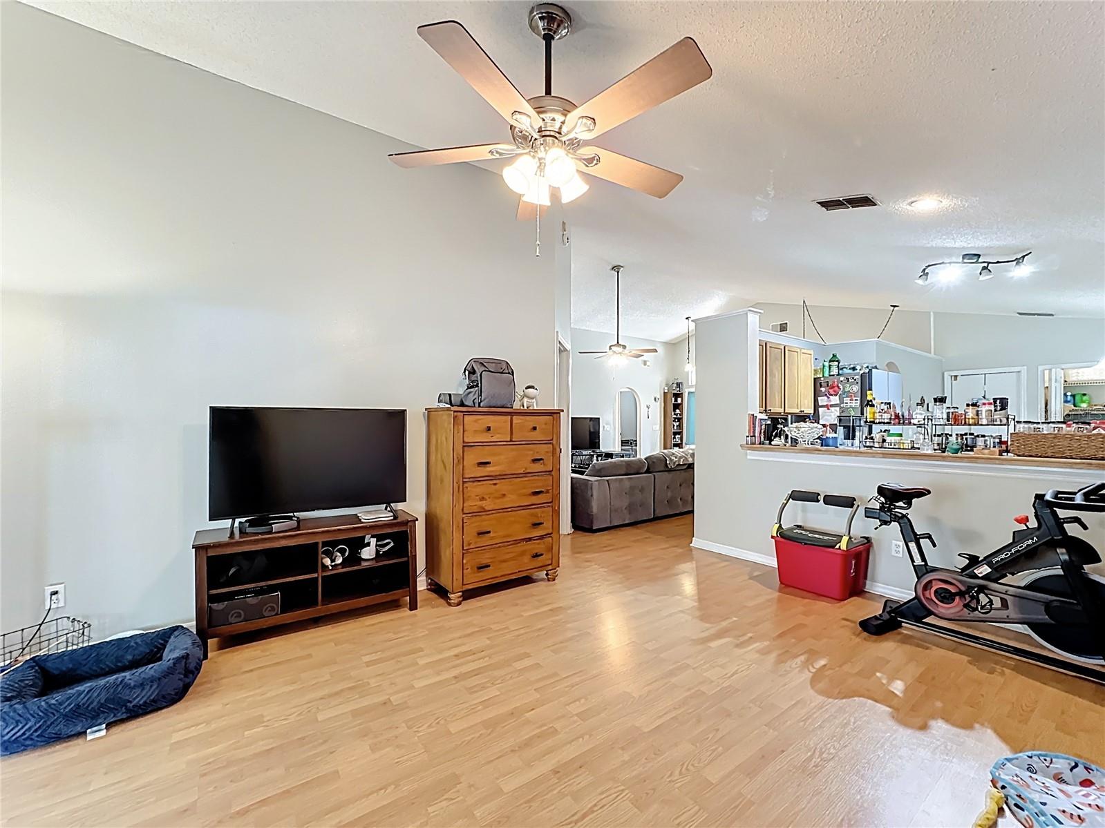 Image 11 of 18 For 431 Brightview Drive