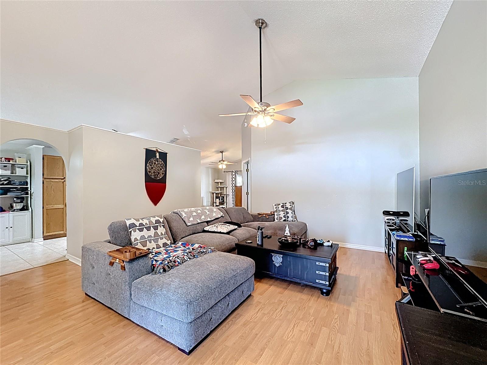 Image 9 of 18 For 431 Brightview Drive