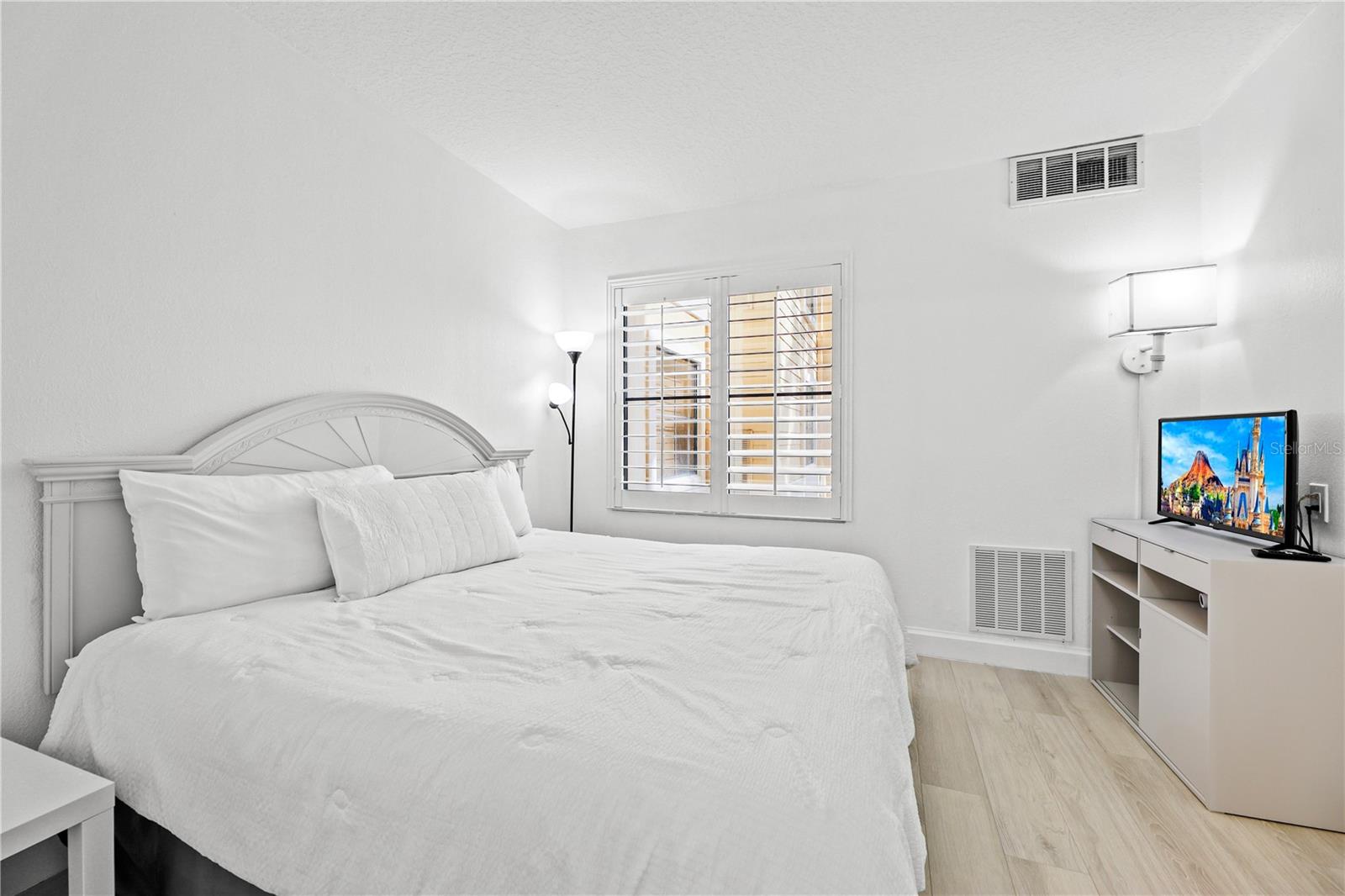 Image 15 of 27 For 7601 Canada Avenue 220