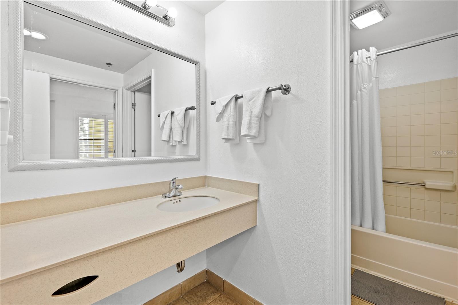 Image 18 of 27 For 7601 Canada Avenue 220