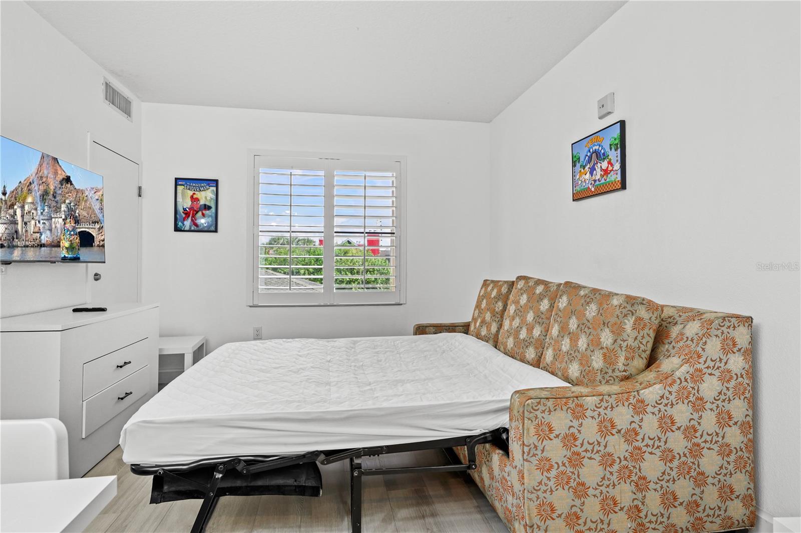 Image 7 of 27 For 7601 Canada Avenue 220