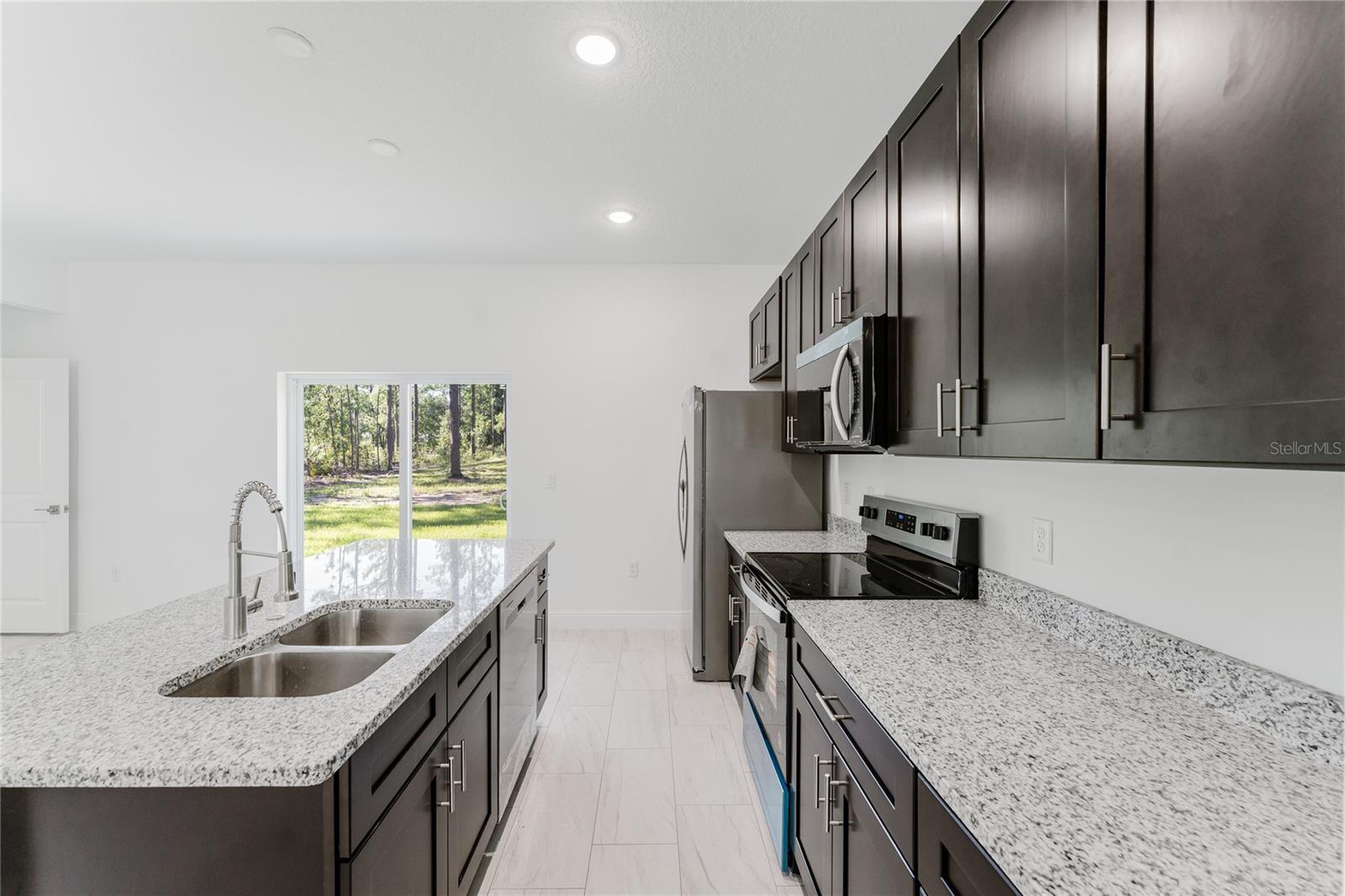 Image 14 of 42 For 627 Glenhaven Drive