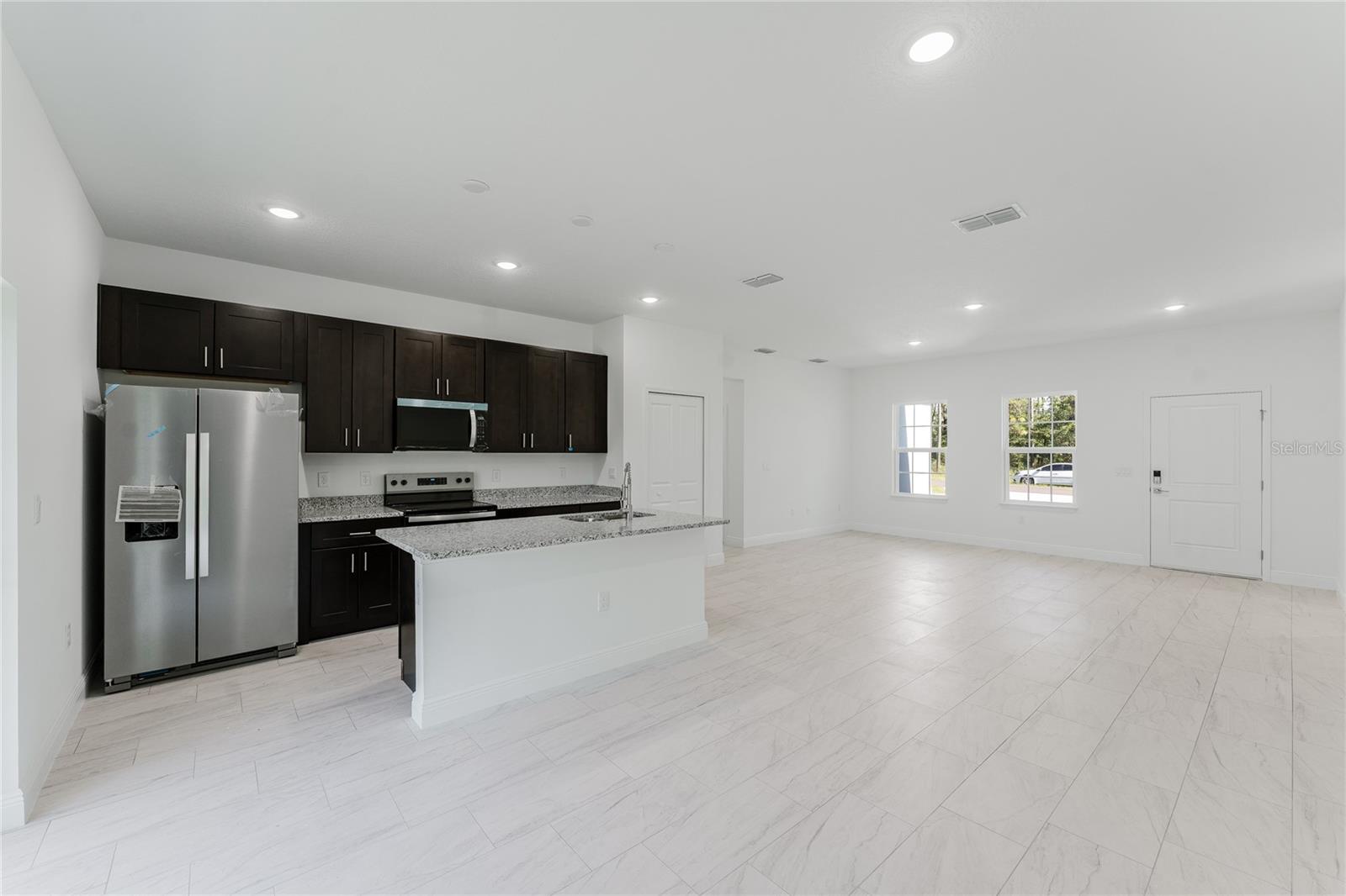 Image 17 of 42 For 627 Glenhaven Drive