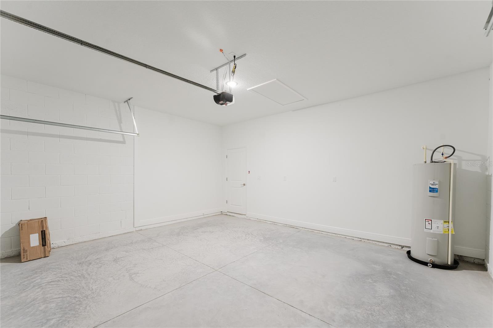 Image 19 of 42 For 627 Glenhaven Drive