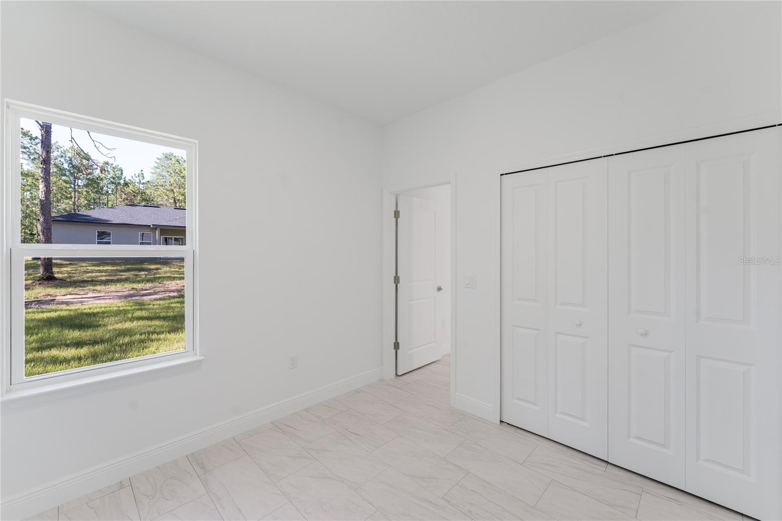 Image 28 of 42 For 627 Glenhaven Drive