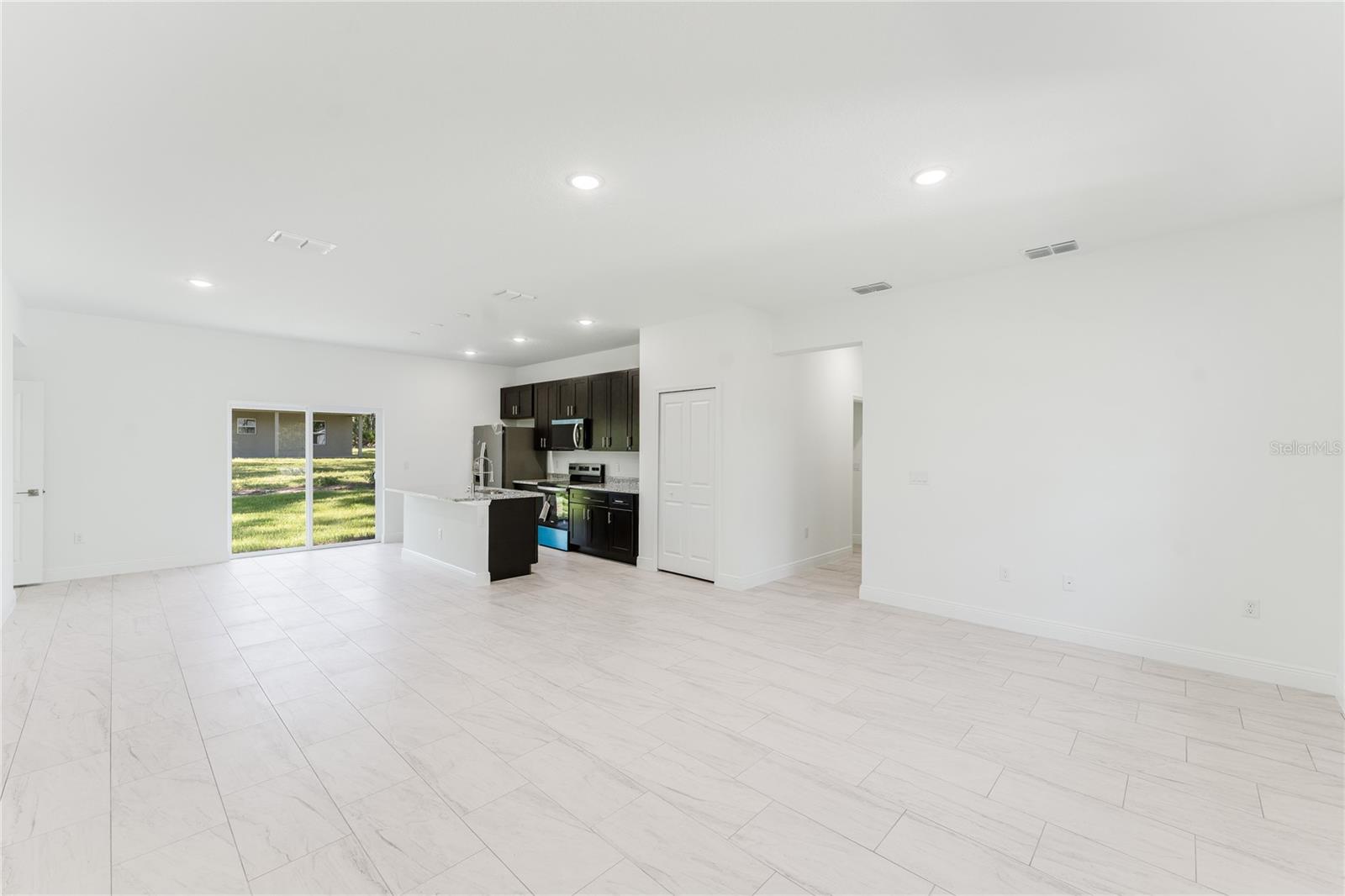 Image 3 of 42 For 627 Glenhaven Drive