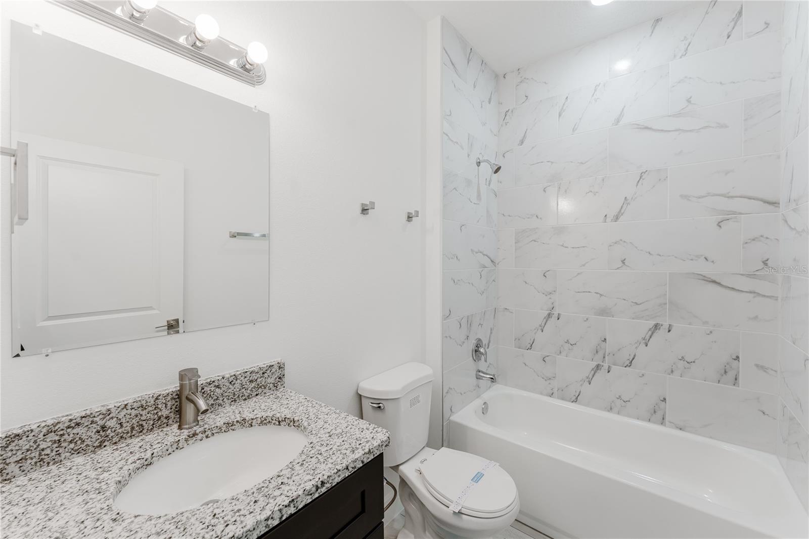Image 33 of 42 For 627 Glenhaven Drive