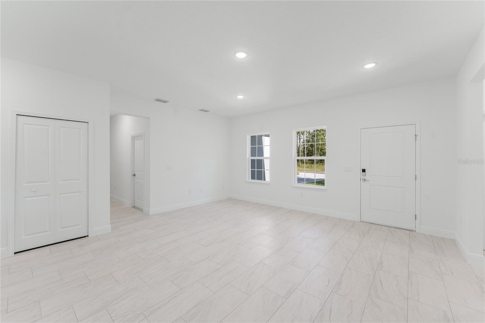 Image 6 of 42 For 627 Glenhaven Drive