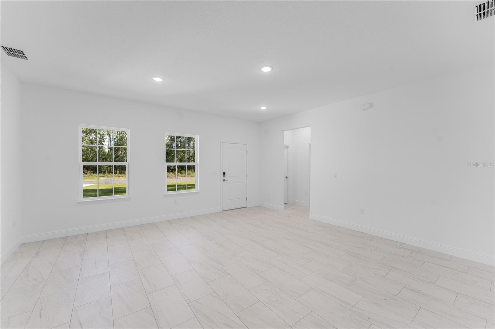 Image 8 of 42 For 627 Glenhaven Drive