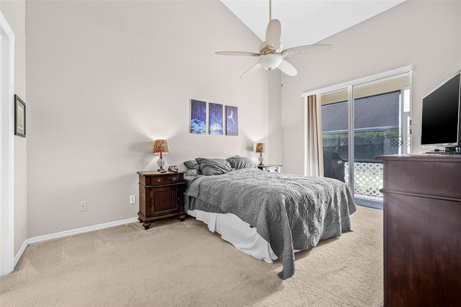 Image 15 of 28 For 1050 Starkey Road 604