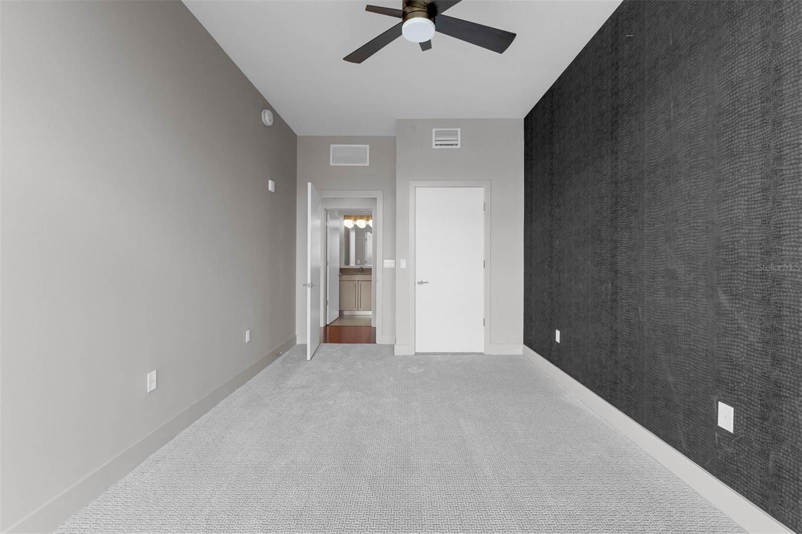 Image 36 of 53 For 260 Osceola Avenue 607