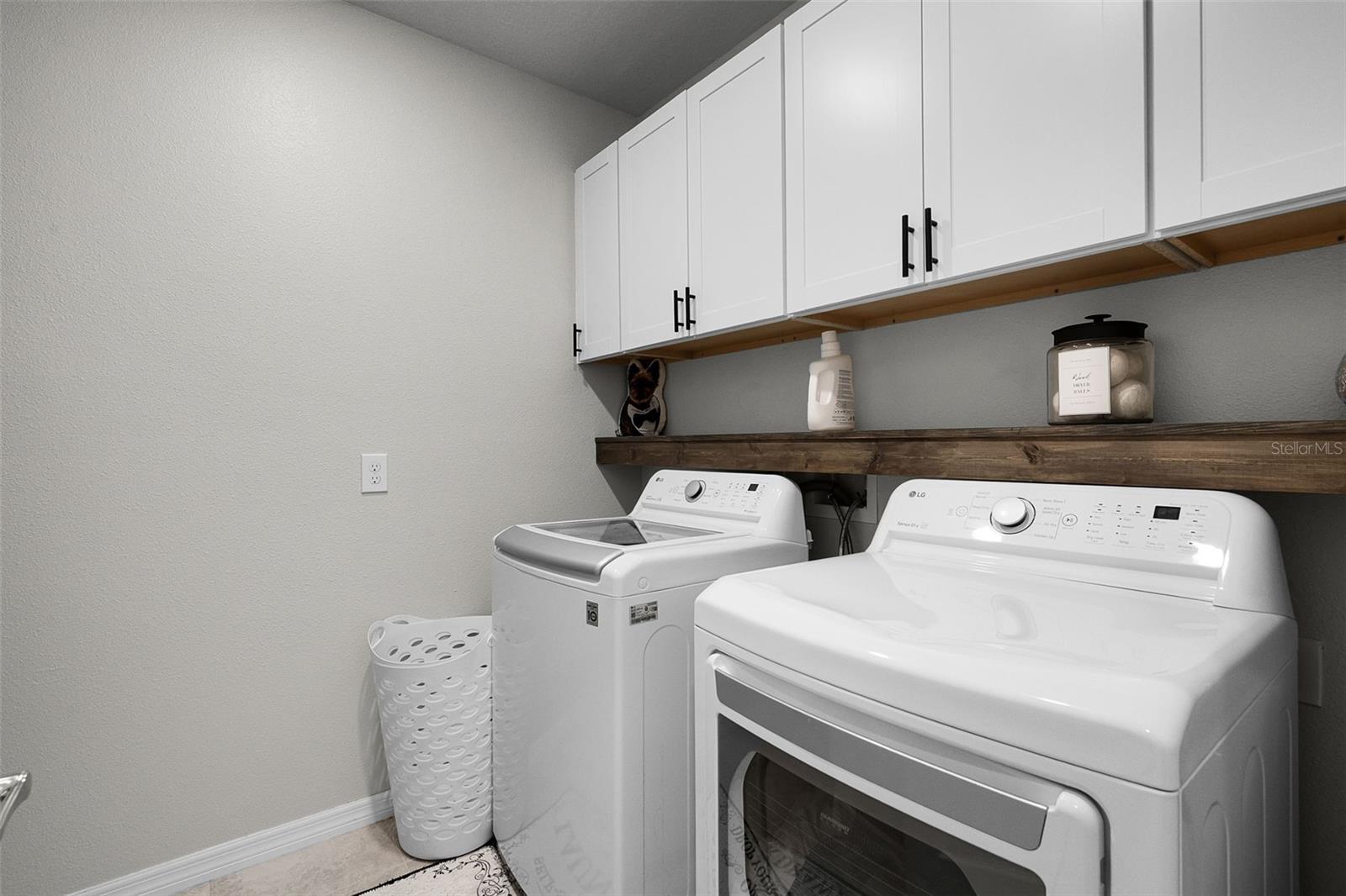 Image 17 of 20 For 1058 Michelangelo Lane