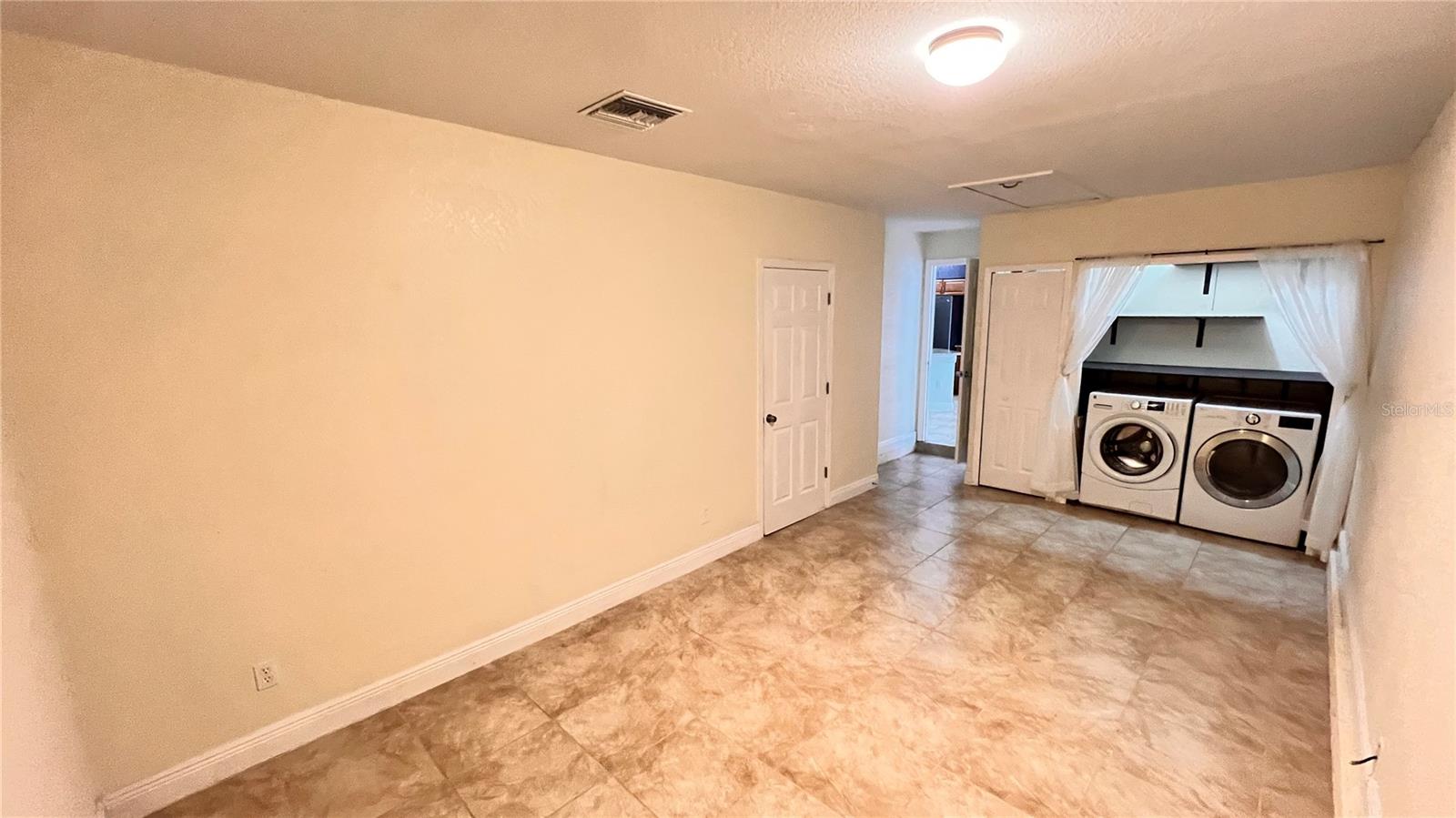 Image 20 of 42 For 7733 Fox Knoll Place