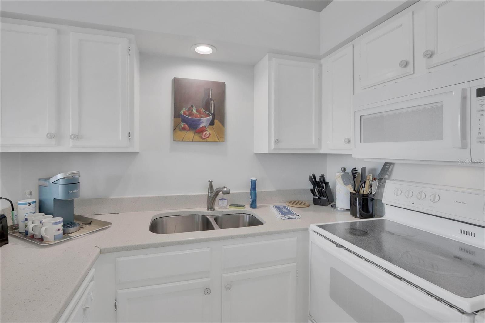 Image 13 of 39 For 6612 Atlantic Avenue 2050