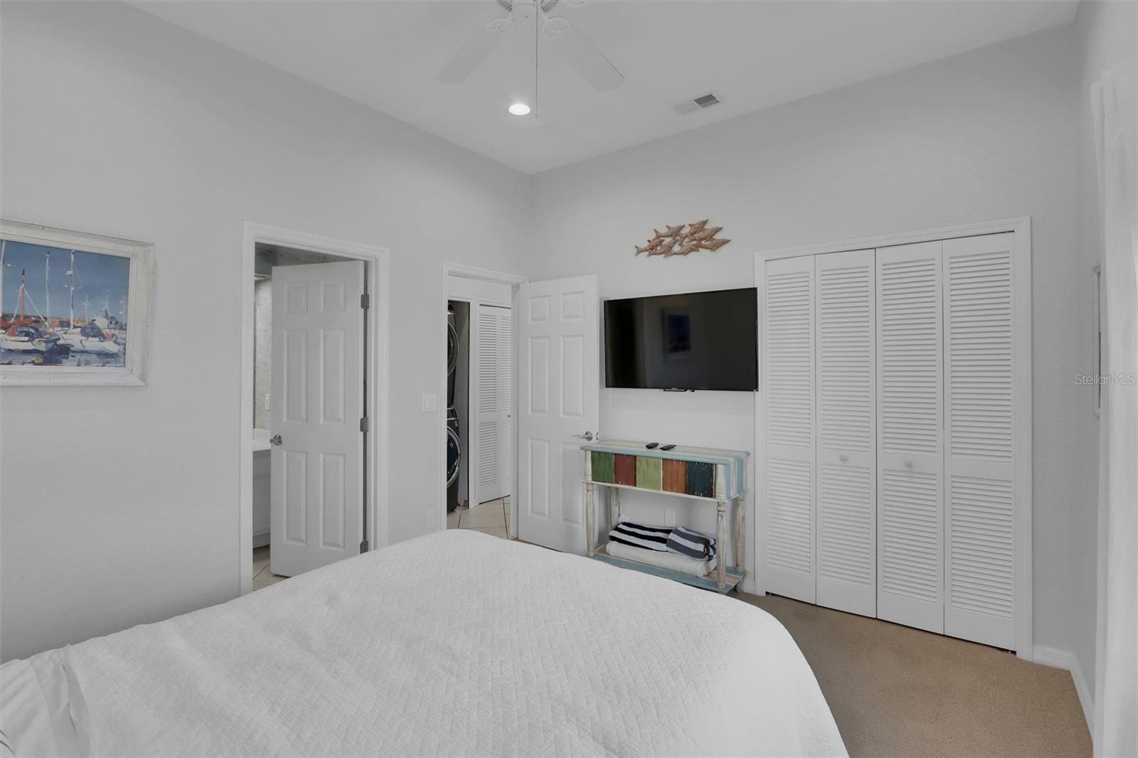 Image 21 of 39 For 6612 Atlantic Avenue 2050