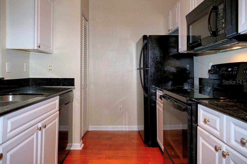 Image 5 of 12 For 14353 Fredricksburg Drive 914