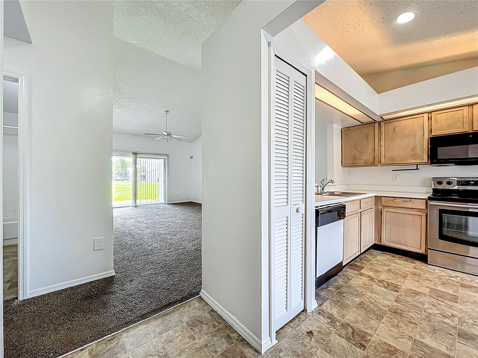 Image 4 of 19 For 14851 Laguna Beach Circle