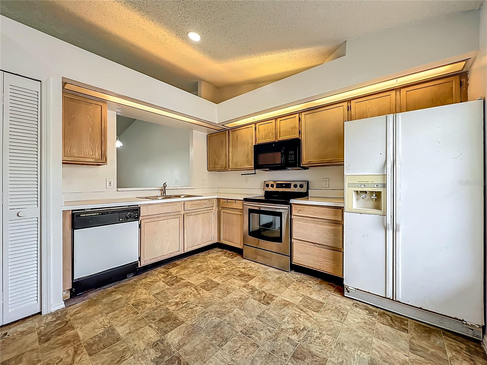 Image 7 of 19 For 14851 Laguna Beach Circle