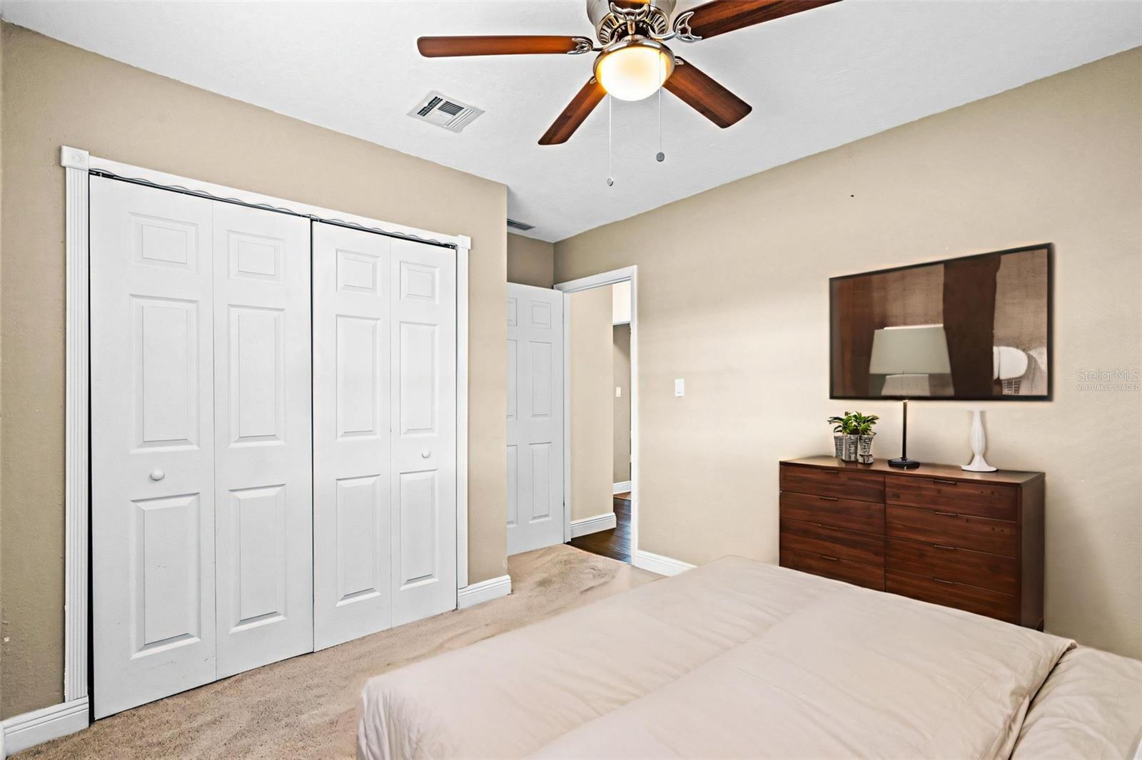 Image 18 of 35 For 736 Forest Glen Court