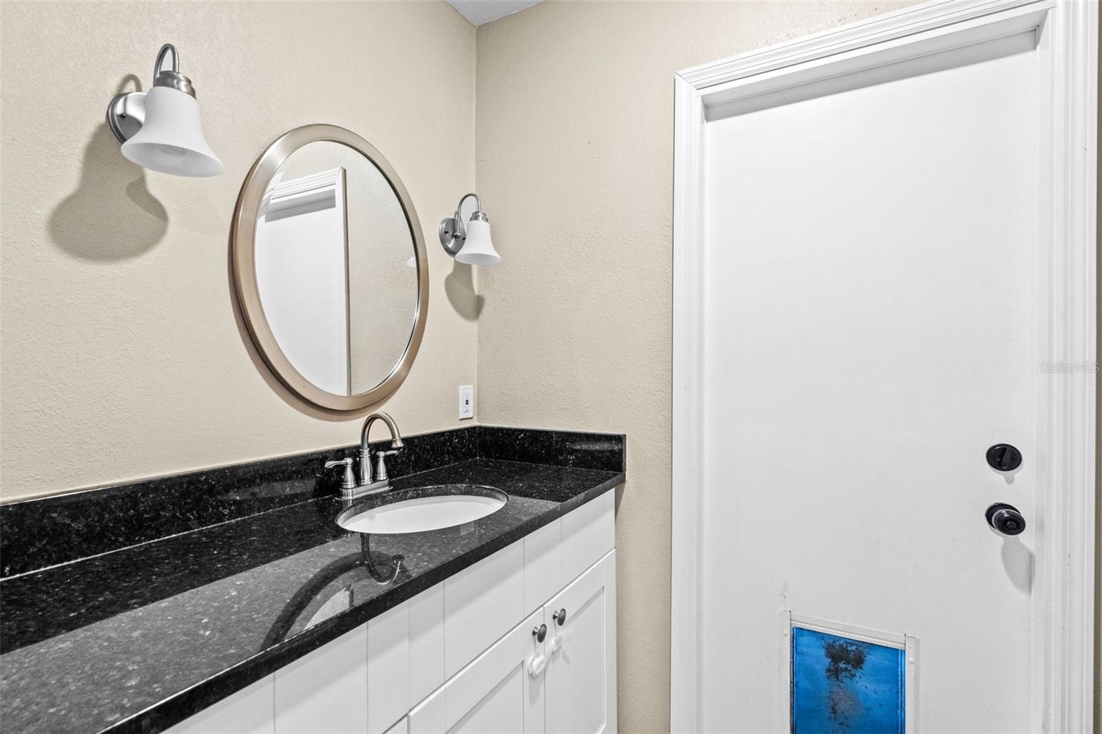 Image 19 of 35 For 736 Forest Glen Court