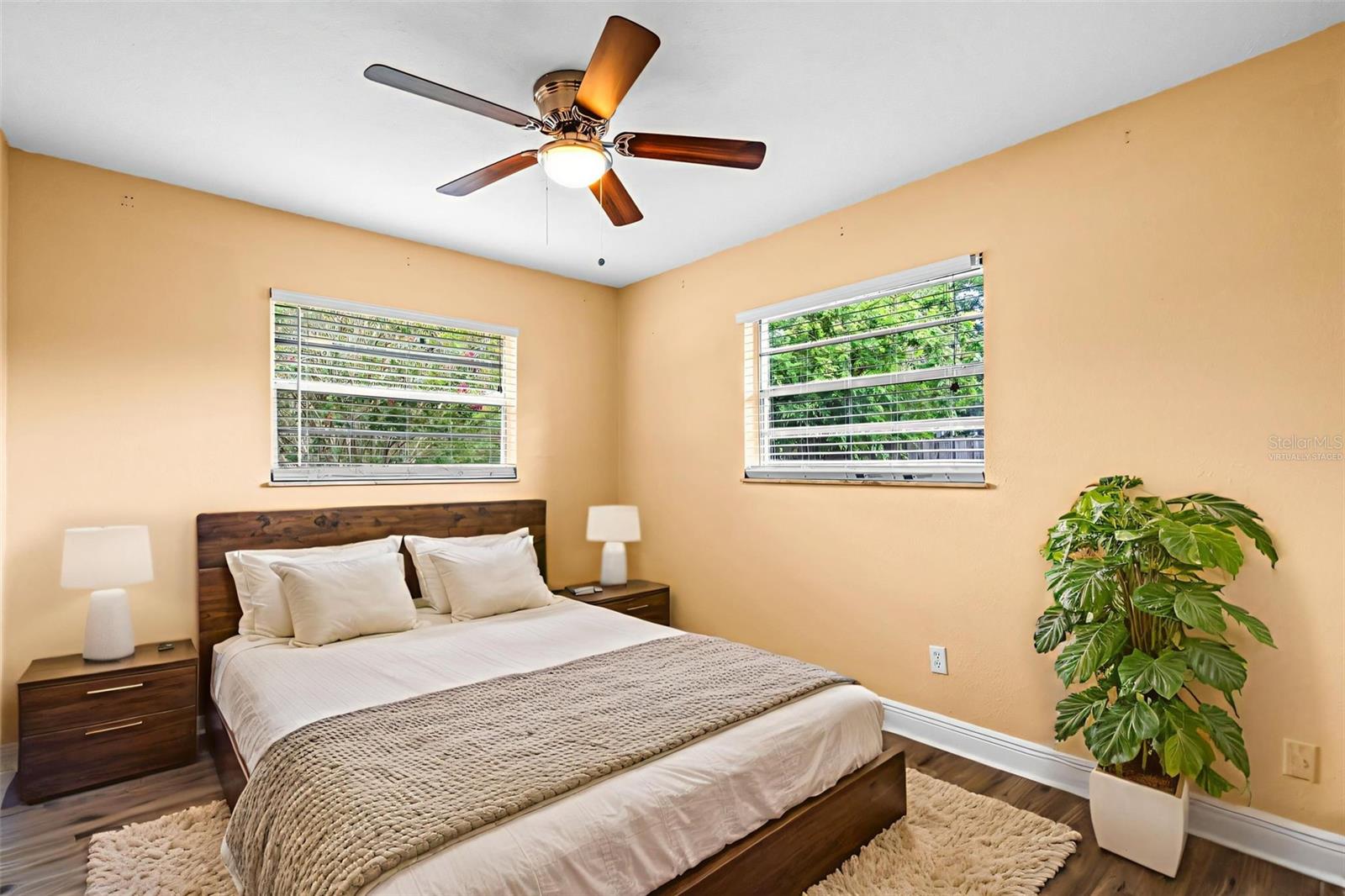 Image 22 of 35 For 736 Forest Glen Court