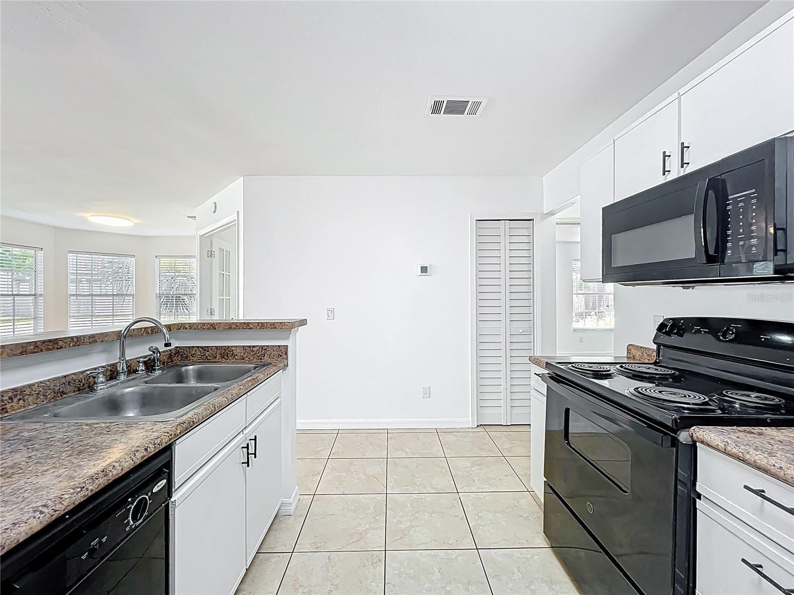 Image 15 of 41 For 645 Stafford Terrace 163