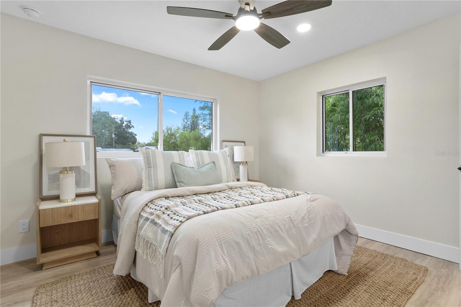 Image 14 of 37 For 742 Canovia Avenue