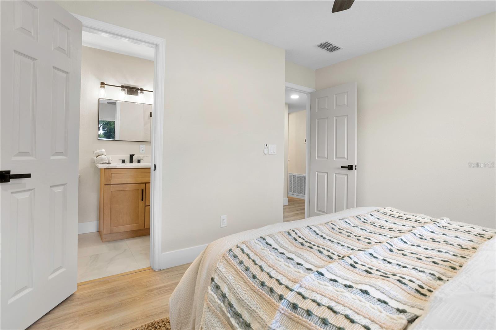 Image 15 of 37 For 742 Canovia Avenue
