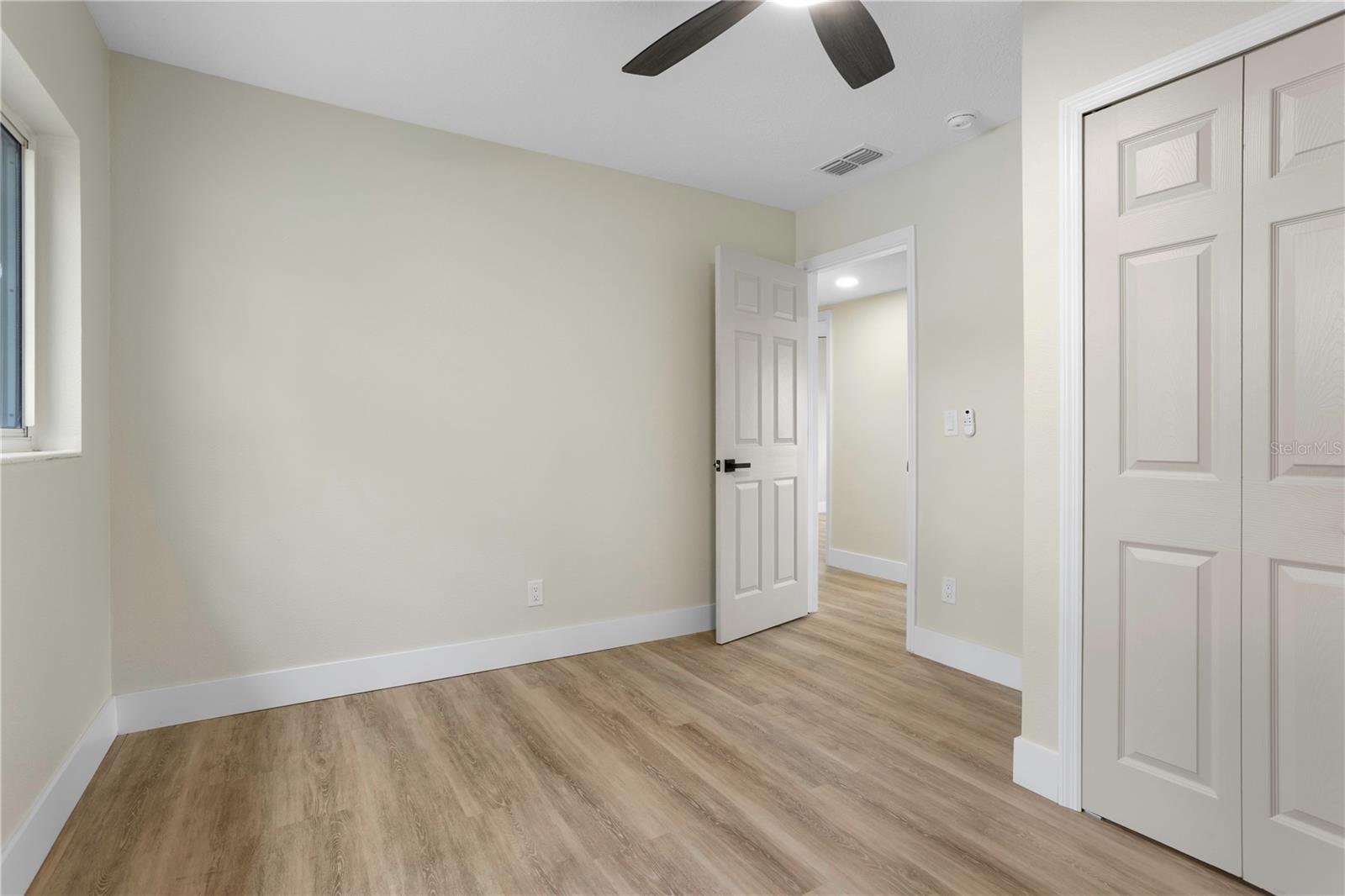 Image 20 of 37 For 742 Canovia Avenue