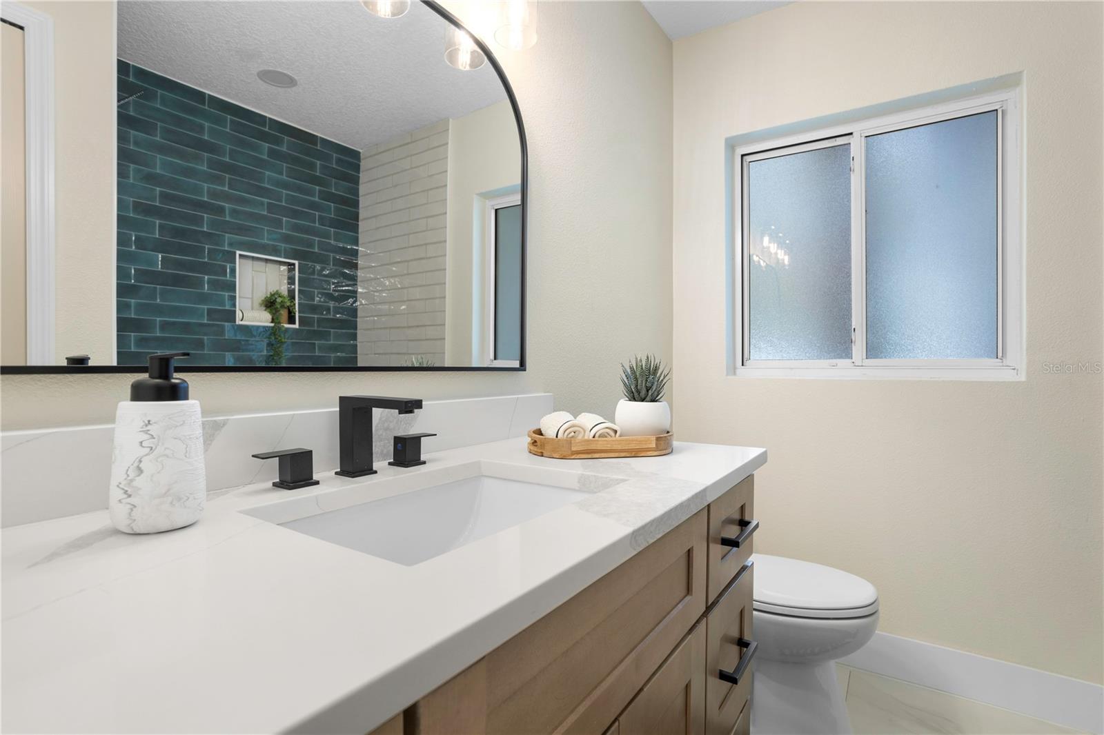 Image 21 of 37 For 742 Canovia Avenue