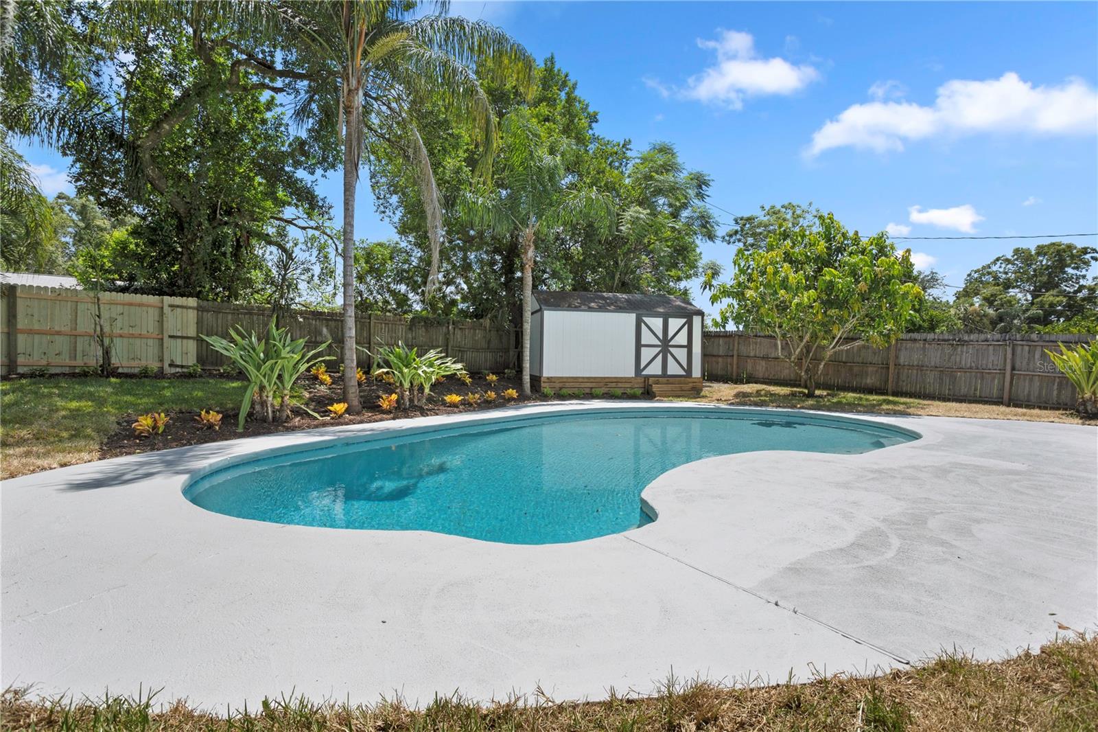 Image 26 of 37 For 742 Canovia Avenue