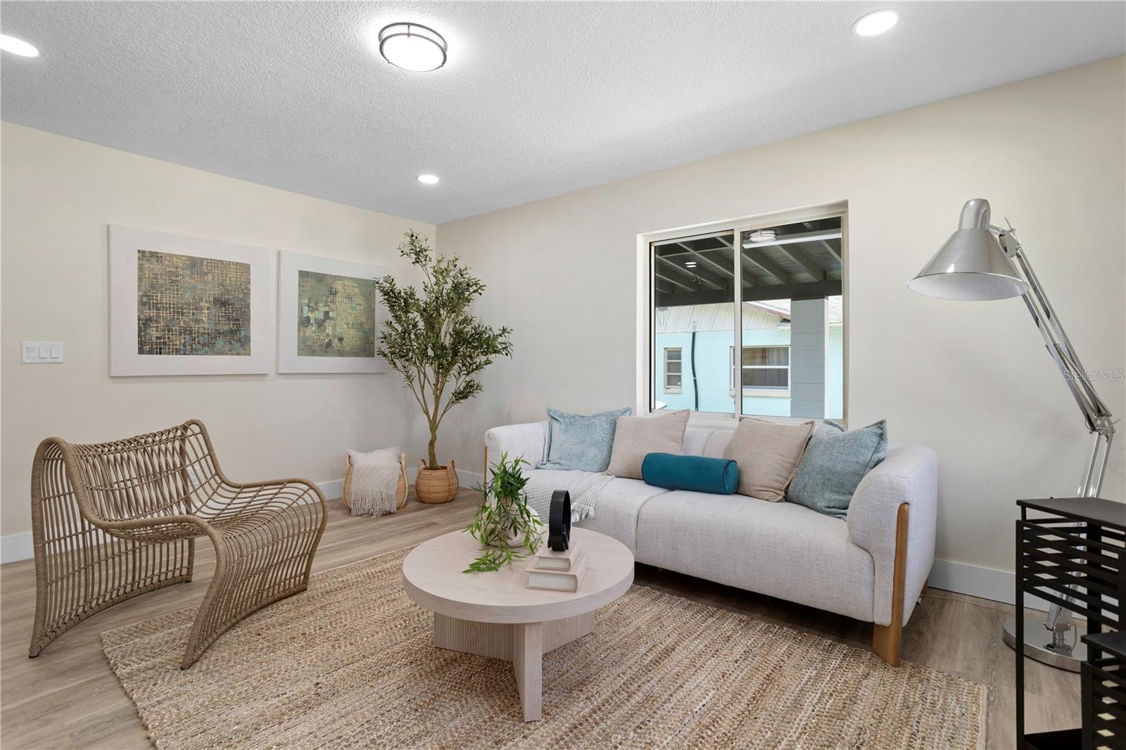 Image 3 of 37 For 742 Canovia Avenue